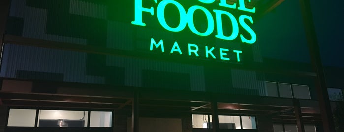 Whole Foods Market is one of Raw Food Restaurants in  Milwaukee, WI.