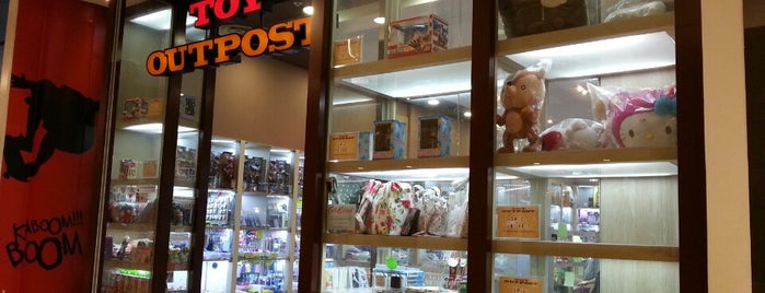 Toy Outpost is one of le 4sq with Donald :).