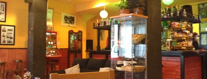 Cafè del Món is one of Locals amb Wi-Fi gratuït de Sitges.