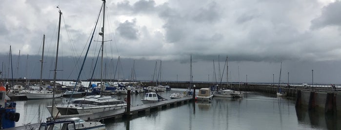 Ryde Harbour is one of Orte, die Jon gefallen.