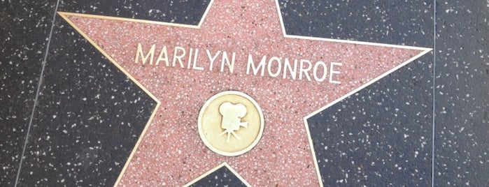 Hollywood Walk of Fame is one of Bucket List.