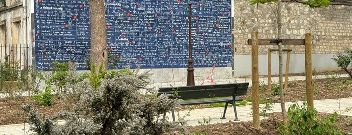 Le Mur des « Je t'aime » is one of París.
