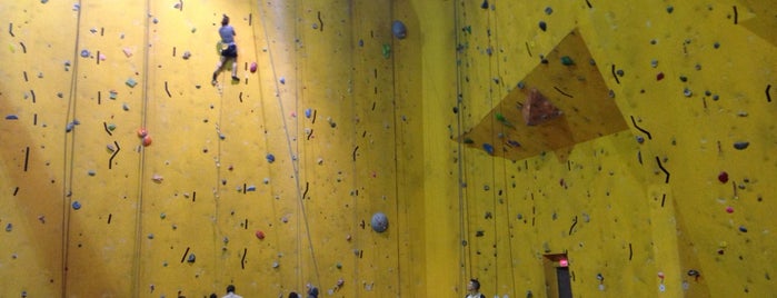 Gravity Climbing Gym is one of Orte, die Fiona gefallen.