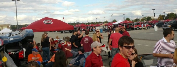 SC Fairgrounds Tailgating Lot is one of Lieux qui ont plu à Mike.