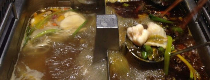 Haidilao Hotpot is one of Lugares favoritos de CanBeyaz.