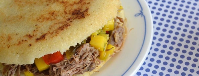 Costas Arepa Bar is one of Lunch52.