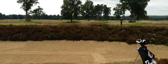 Walton Heath Golf Club is one of Kevinさんのお気に入りスポット.