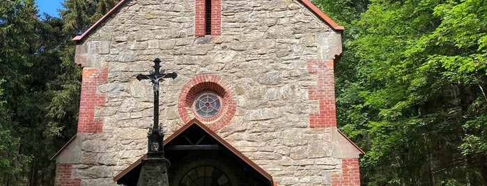 Svatá Trojice mariánská poutní kaple is one of churches.