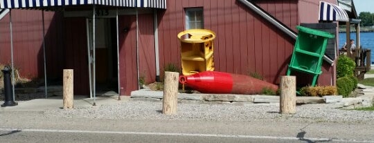 Junction Buoy is one of Greg'in Beğendiği Mekanlar.