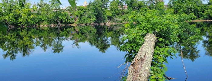 Concord, NH is one of Tempat yang Disukai Todd.