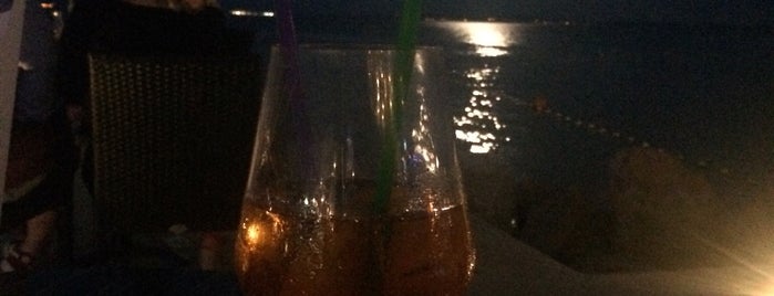 Colloseum Cocktail Bar is one of Posti che sono piaciuti a Milos.