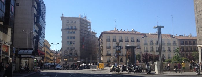 Plaza de Santo Domingo is one of Madri, Espanha.