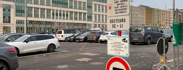 Place du Glacis / Parking Centre - Glacis is one of Locais salvos de 83.
