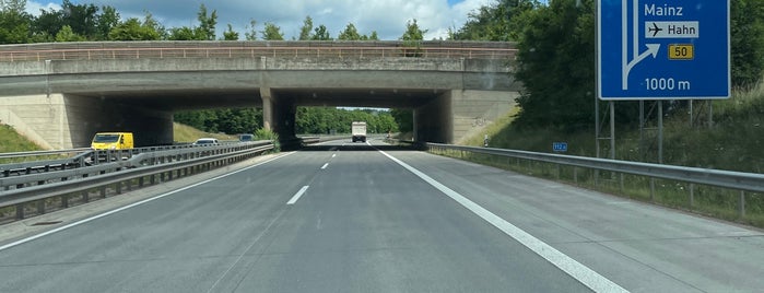 Kreuz Wittlich (126) (11) is one of Autobahnkreuze in Deutschland.