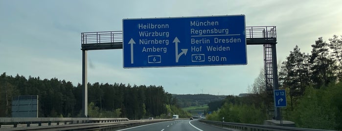 Kreuz Oberpfälzer Wald (70) (28) is one of Autobahnkreuze in Deutschland.