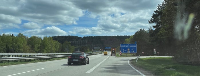 Kreuz Landstuhl-West (12) (10) is one of Autobahnkreuze in Deutschland.