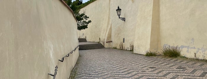 Staré zámecké schody is one of Tempat yang Disukai Carl.