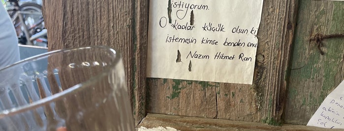 Ihlamur Cafe is one of Serbay'ın Beğendiği Mekanlar.