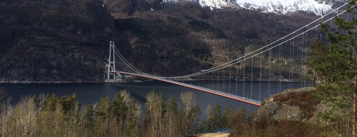 Hardangerbrua is one of Lugares favoritos de Angela Isabel.