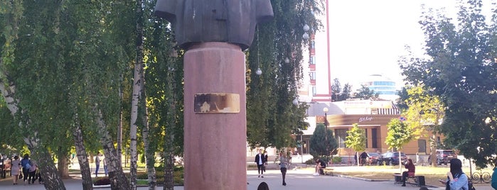 Памятник Пятницкому is one of VRN.