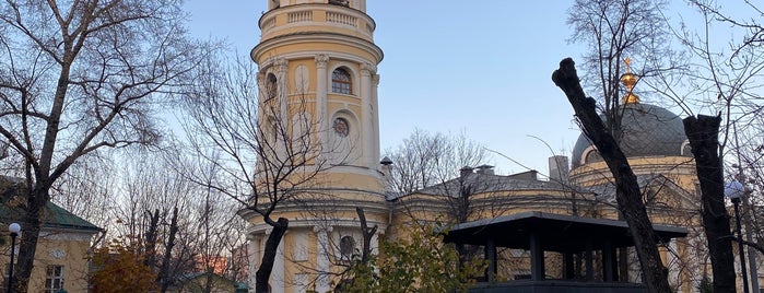Сквер у храма иконы Божией Матери is one of Красиво.