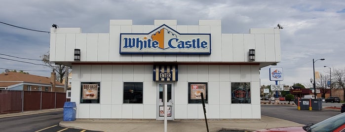 White Castle is one of Lugares favoritos de Darren.