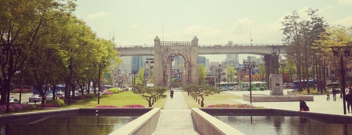 Independence Gate is one of Places to visit in Seoul.