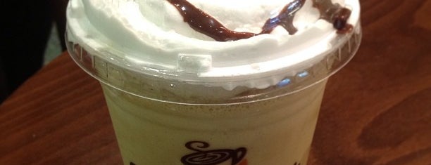 Gloria Jean's Coffee is one of Places I like in Cairo.
