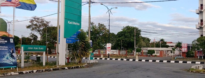 Petronas Jalan Kaki Bukit, Kangar is one of Fuel/Gas Stations,MY #7.