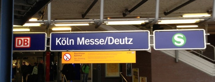 Вокзал Кёльн — Мессе/Дойц is one of NRW RE1.