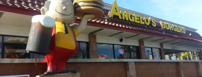 Angelo's Burgers is one of Lugares favoritos de Dustin.
