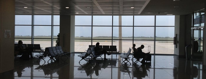 Terminal 2C is one of Aeropuertos.