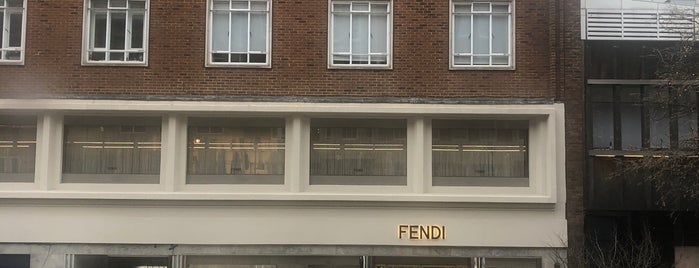 Fendi is one of Locais curtidos por Food.talk.