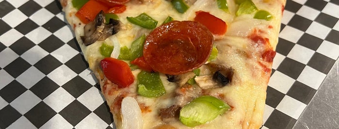 Bacci Pizzeria is one of Chicago - Hilton Explore.