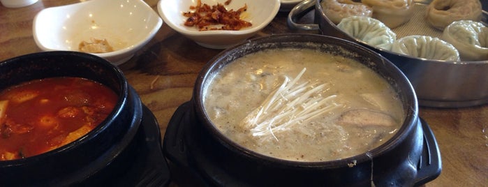 삼대째손두부 is one of Lugares favoritos de Yongsuk.