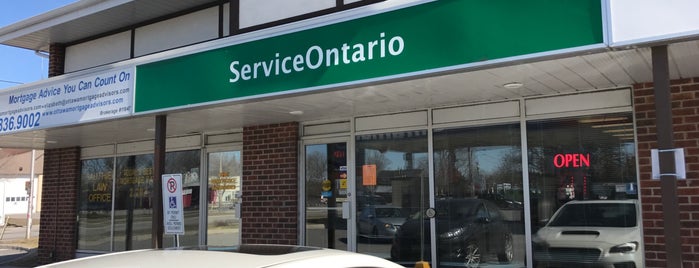 ServiceOntario is one of Tempat yang Disukai Melissa.