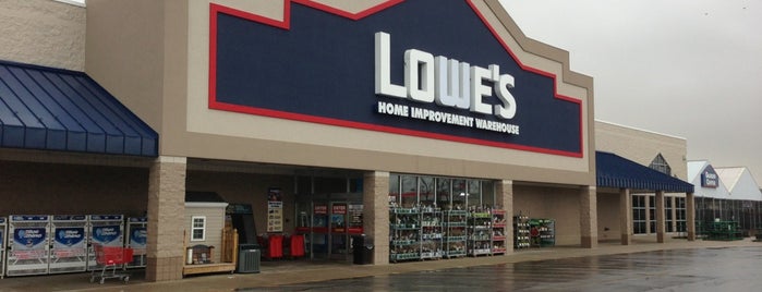 Lowe's is one of Orte, die Bill gefallen.