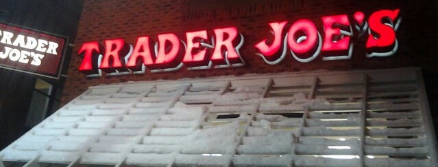 Trader Joe's is one of John : понравившиеся места.
