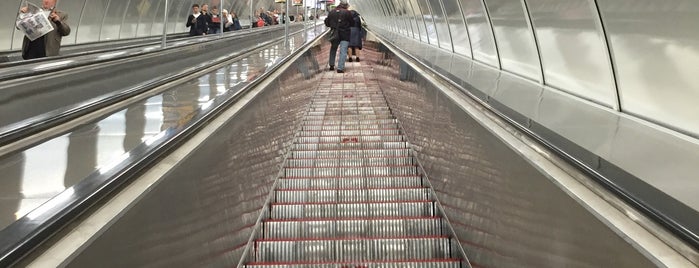 metro Ligovsky Prospekt is one of Метро по-питерски.