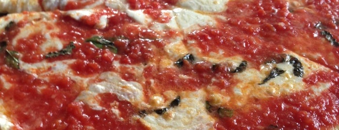 Lee's Tavern is one of New York's Most Iconic Pizzerias.
