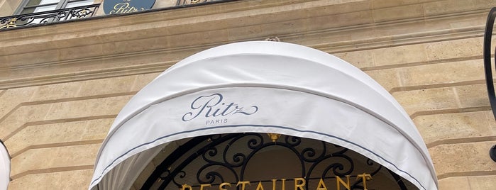 Hôtel Ritz is one of Locais curtidos por Omar.
