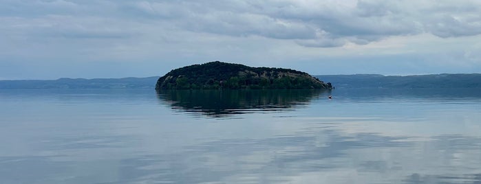 Lago di Bolsena is one of I posti più suggestivi della Tuscia.