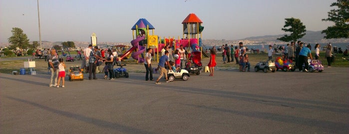 bostanli sahil cocuk parkı is one of Tempat yang Disukai Yücel.