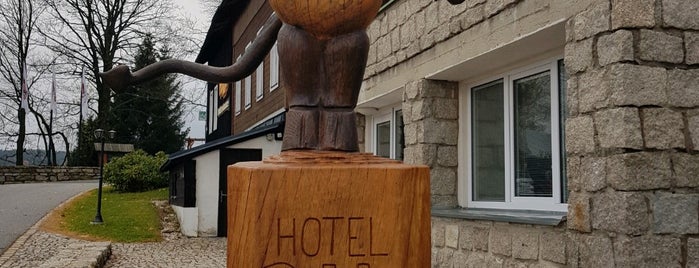 Hotel Peklo is one of Kdo si hraje, nezlobí....