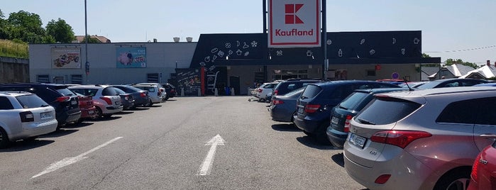 Kaufland is one of Lugares favoritos de Charles.