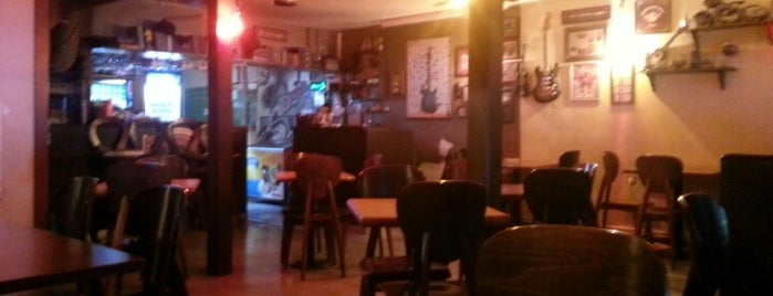 Onaon Cafe&Pub is one of Locais salvos de Mehmet Ali.