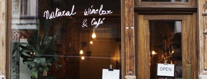 Edelrot Natural Wine Bar & Café is one of Gent.