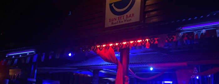 Sea Side Sunset Bar is one of phangan.