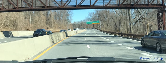 Saw Mill River Parkway is one of New York City area highways and crossings.