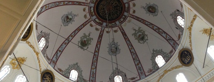 Şadırvanaltı Camii is one of Gidilecekler.